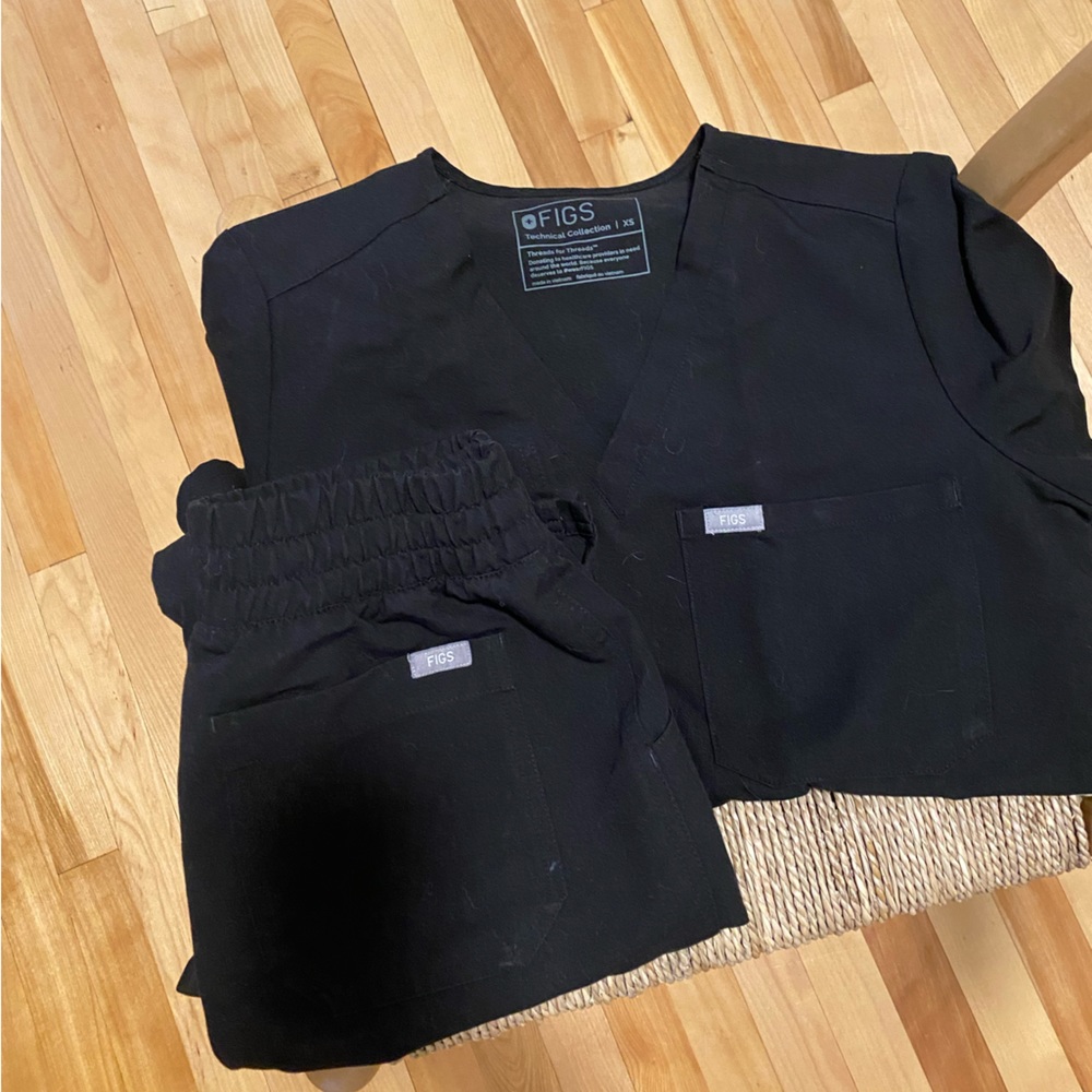 Black figs set